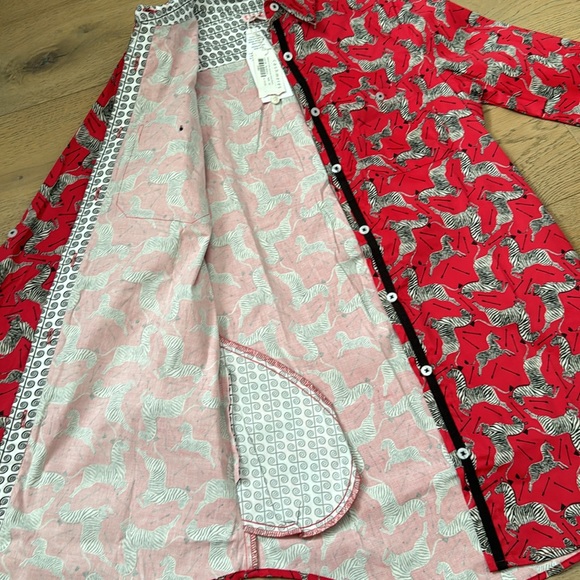 NWT Tizzie red with zebras button down blouse, Sz XS - Picture 11 of 14